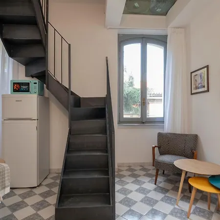 Ihost - Pasteur 15 Daire Milano